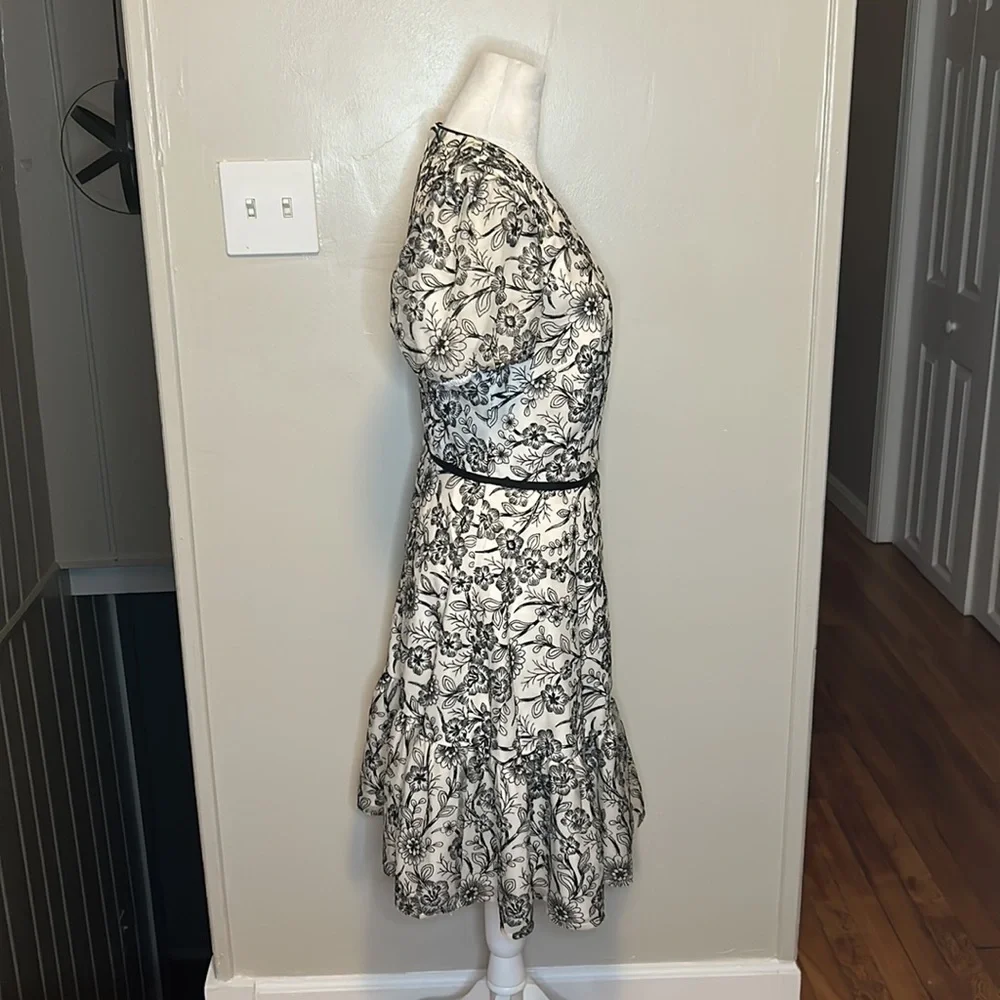 Gal Meets Glam monochrome pattern